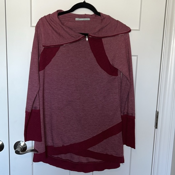 Red Zipper Detail Pullover - Picture 1 of 3